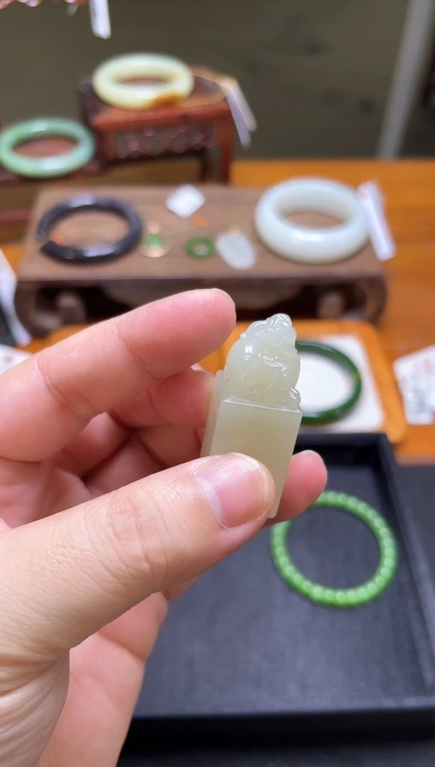 未镶嵌和田玉把件且末青白 印章