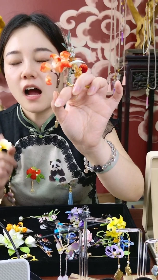 刺绣纯手工绒花胸针