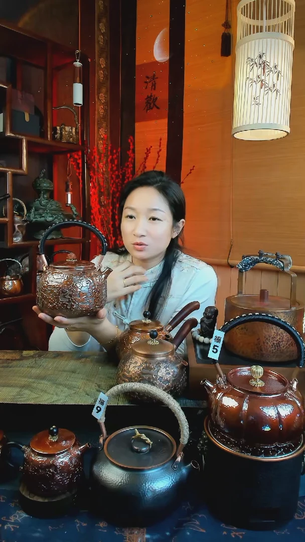 【闪购商品】1400ml錾刻盛世莲花提梁紫铜壶