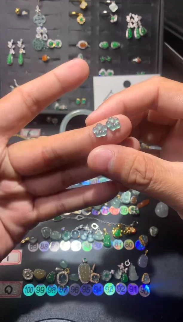 吊坠(不含链)未镶嵌翡翠1