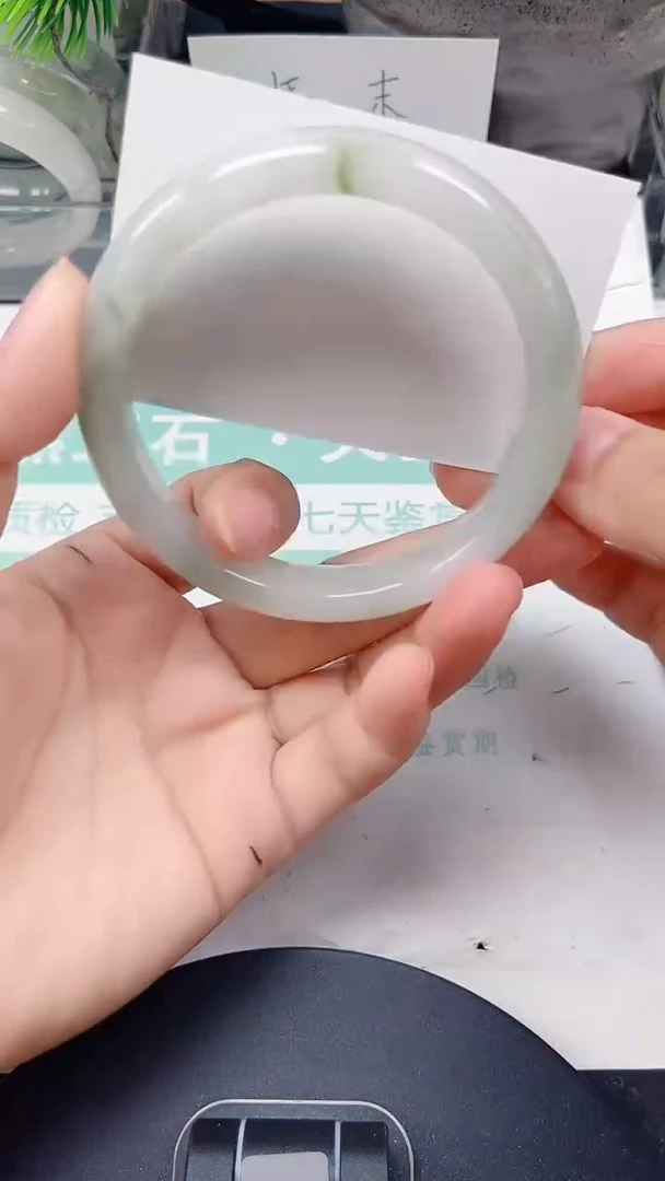 未镶嵌手镯石英质玉22-63/64