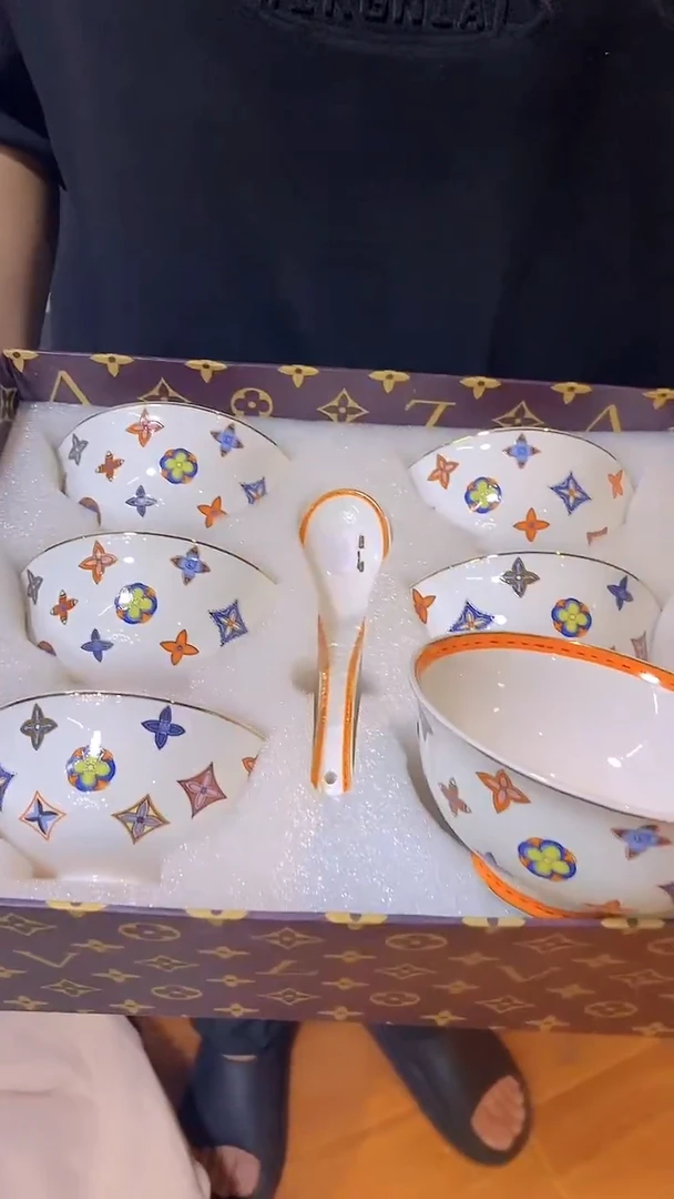 杯鸿辉家品牌瓷器，京东包邮！