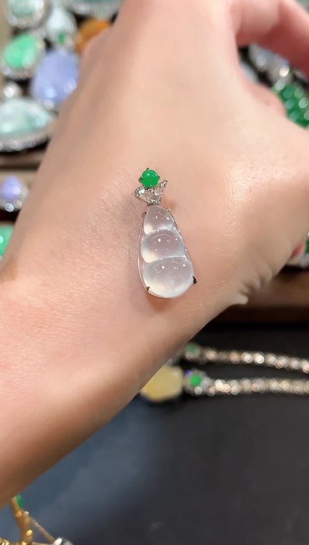 翡翠18K金镶嵌吊坠(不含链)B17