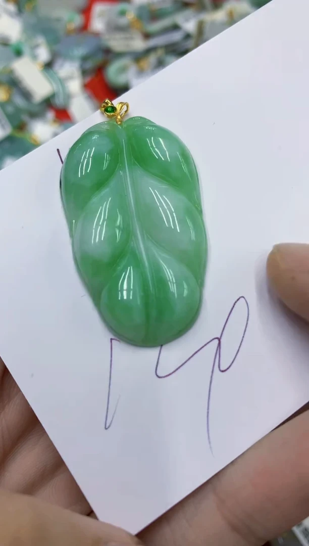 颈饰18K金镶嵌翡翠111111111111