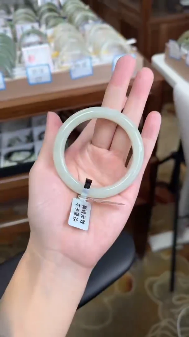 未镶嵌手镯和田玉56-