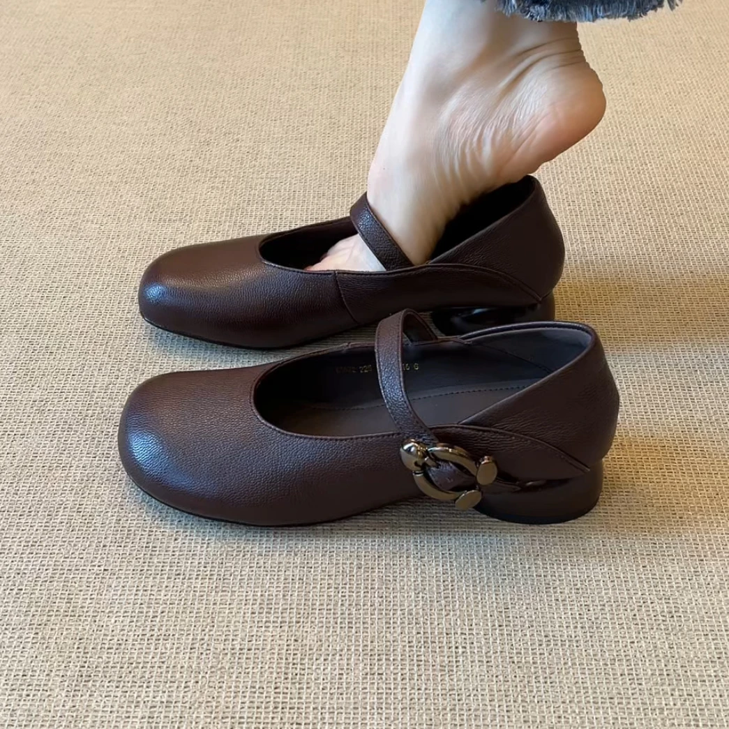 RubyL/3cm简约复古风通勤百搭圆头舒适软面粗跟一字扣浅口单鞋