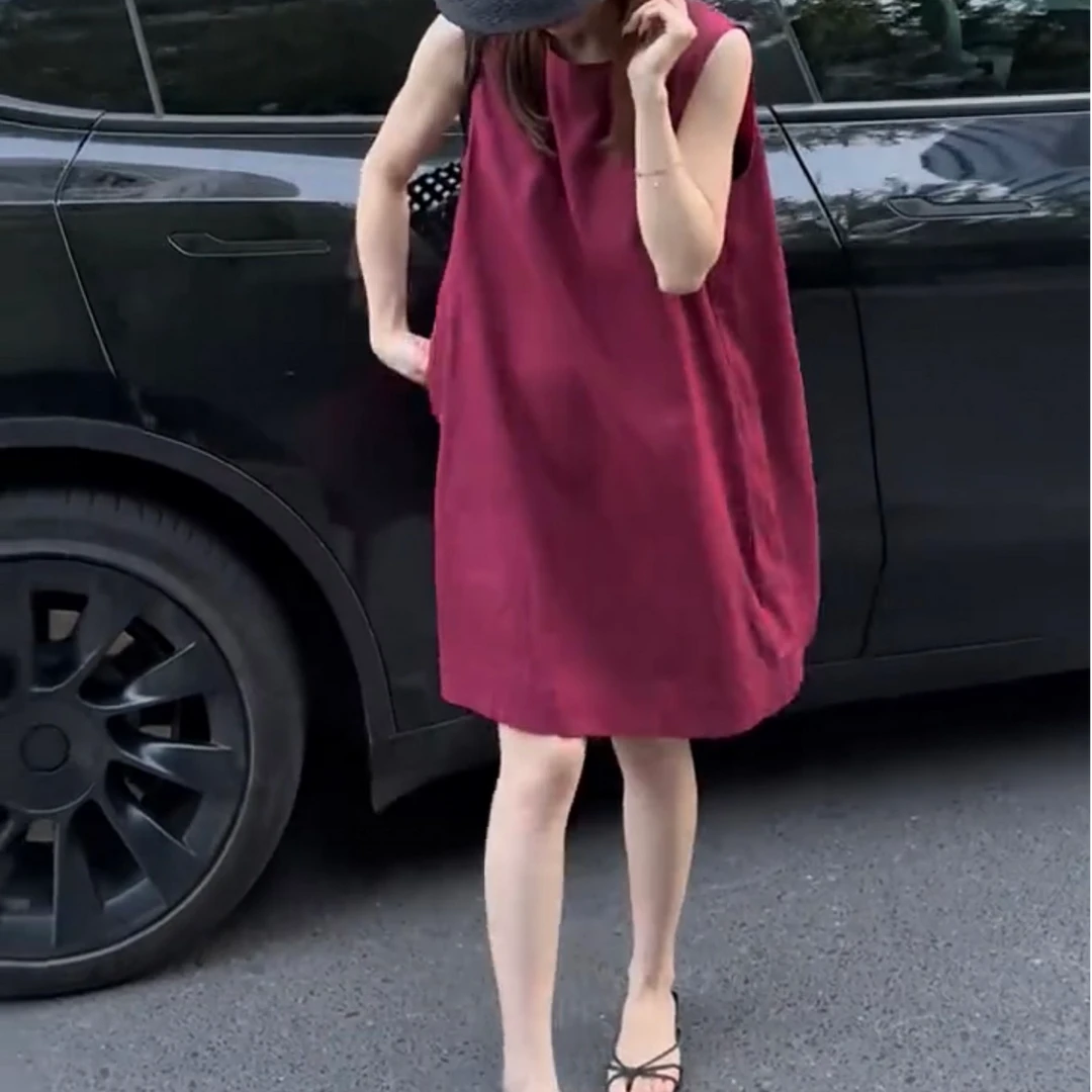2025夏季显瘦连衣裙气质连衣裙宽松法式开叉时尚设计感洋气无袖