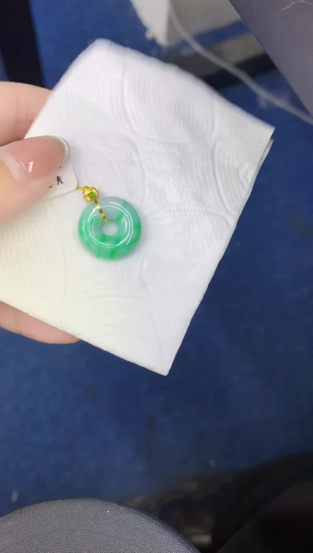 颈饰18K金镶嵌翡翠缅甸天然翡翠A货