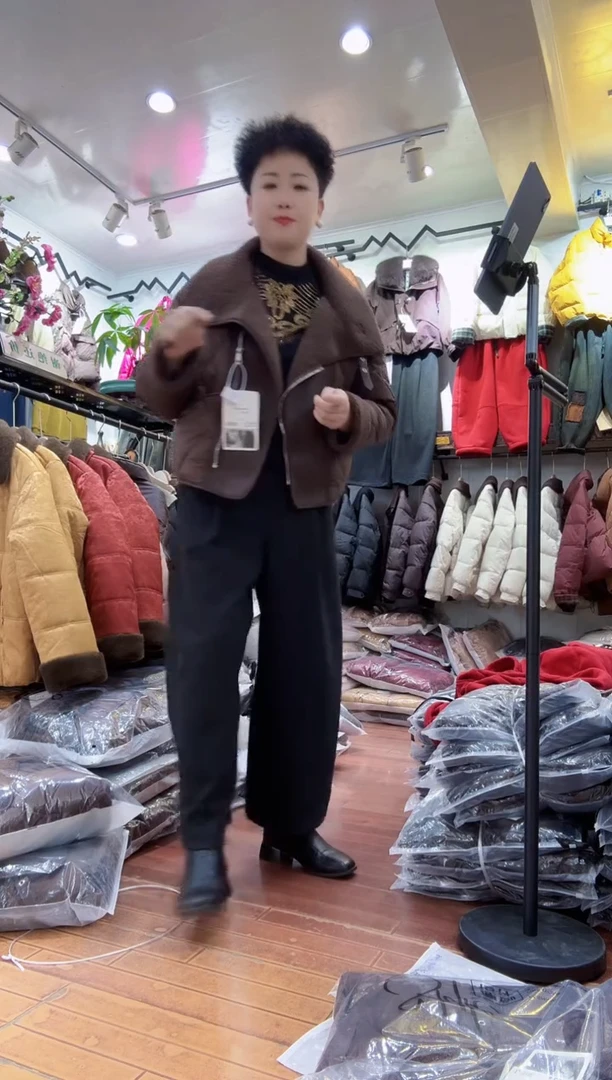 身上裤子这里下单