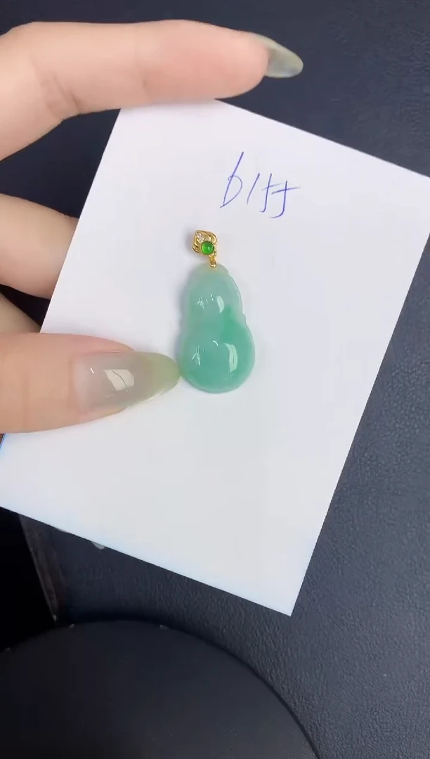 翡翠未镶嵌颈饰缅甸天然翡翠A货