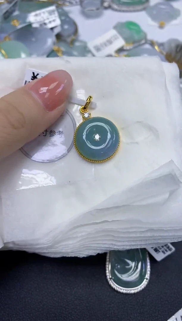 颈饰未镶嵌翡翠天然缅甸翡翠A货多样性发一件
