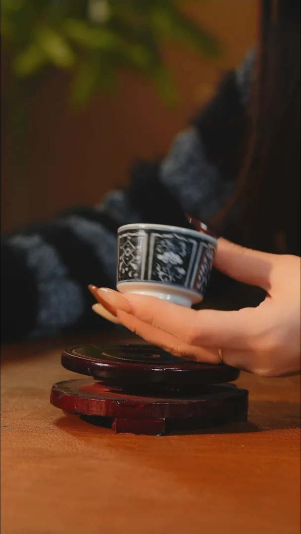 蓝底八宝小直口