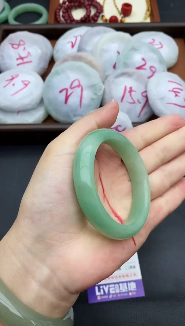 未镶嵌手镯石英质玉27+51/52