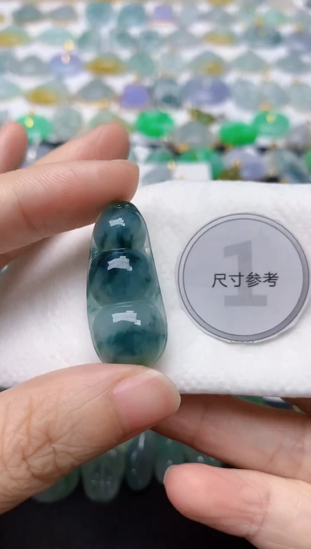 翡翠未镶嵌颈饰天然缅甸A货翡翠