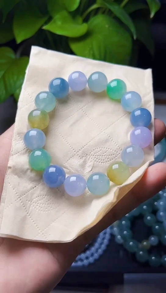 定制翡翠未镶嵌烈***?毛货需精细抛光拍一发一