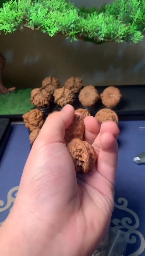 【闪购商品】文玩核桃吊坠39宫灯