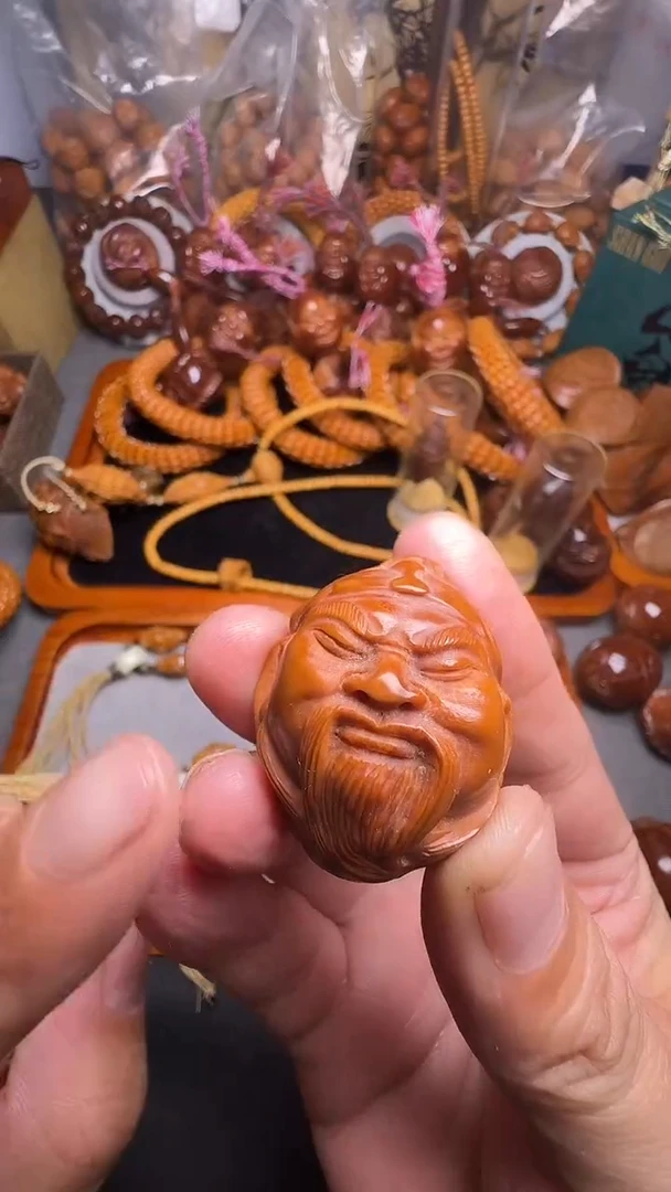 手串橄榄核关公一对