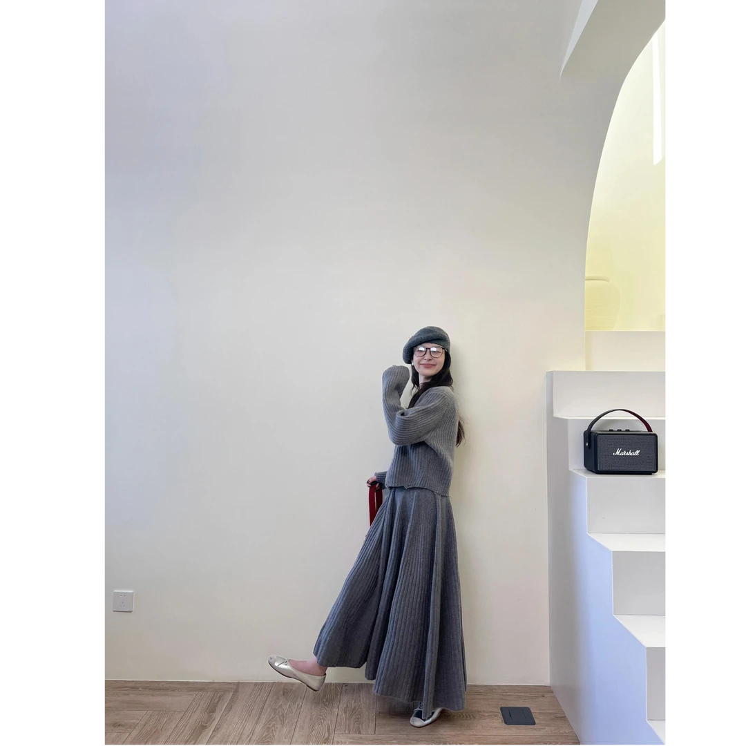 韩国chic秋季温柔气质圆领长袖针织毛衣+高腰显瘦宽松半身裙套装