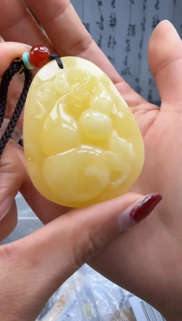 【闪购商品】琥珀裸石未镶嵌挂坠