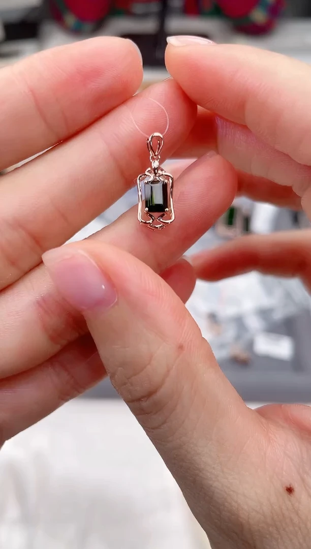 18K金镶嵌颈饰碧玺高货