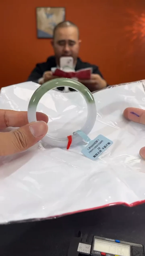 未镶嵌手镯翡翠4   54