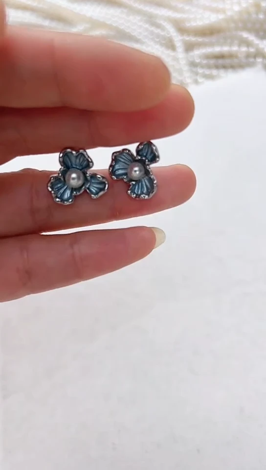 【闪购商品】淡水珍珠耳饰合金银色三叶
