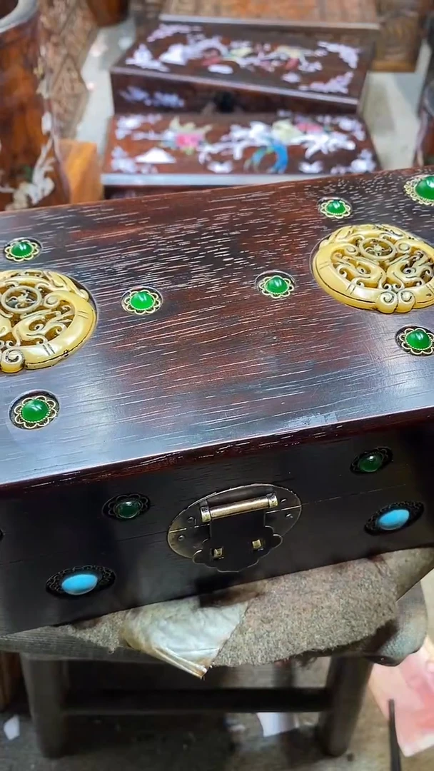 木木雕款温**狼大盒子一个