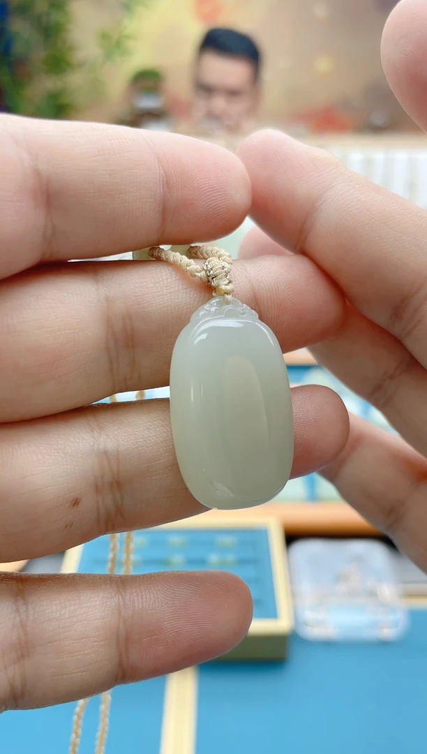 吊坠(不含链)未镶嵌和田玉约卡33mm无事牌