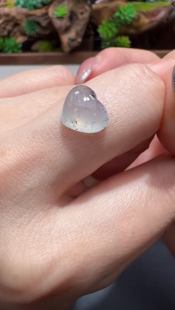 未镶嵌定制翡翠爱心