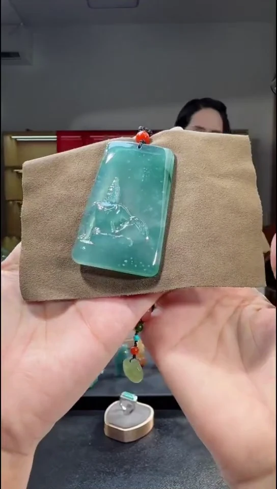 颈饰未镶嵌翡翠观自在