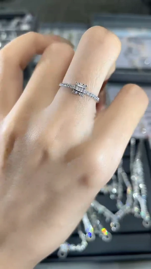 戒指18K金镶嵌钻石YT  0031