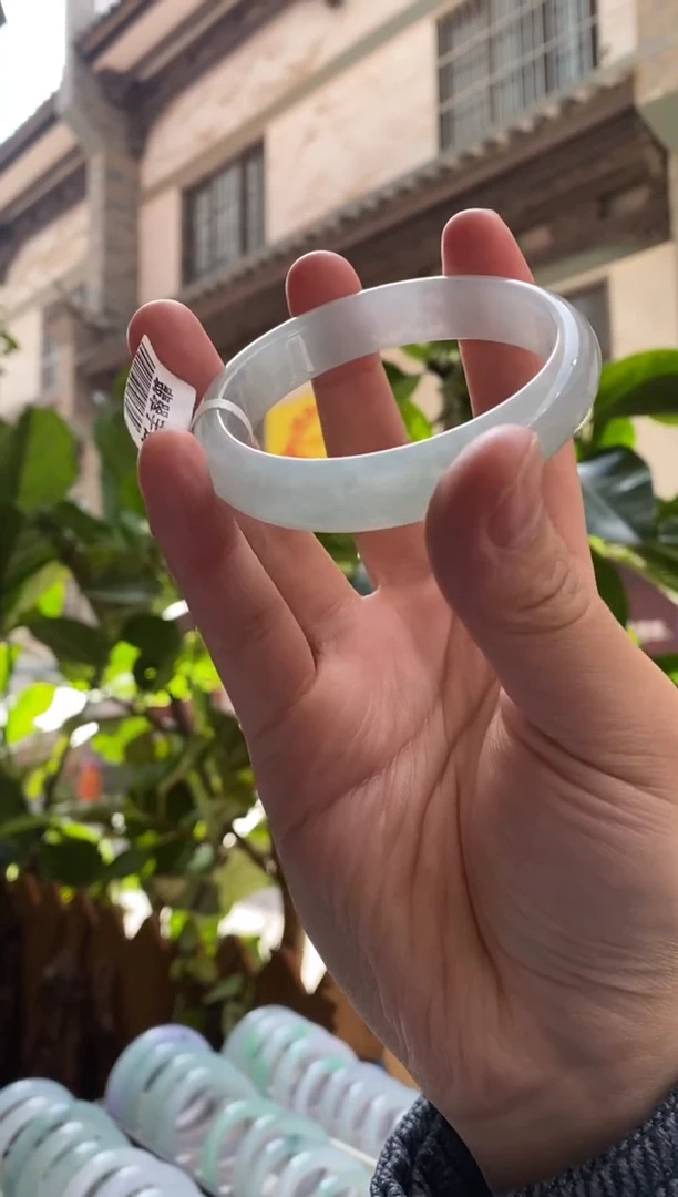 未镶嵌手镯翡翠58圈