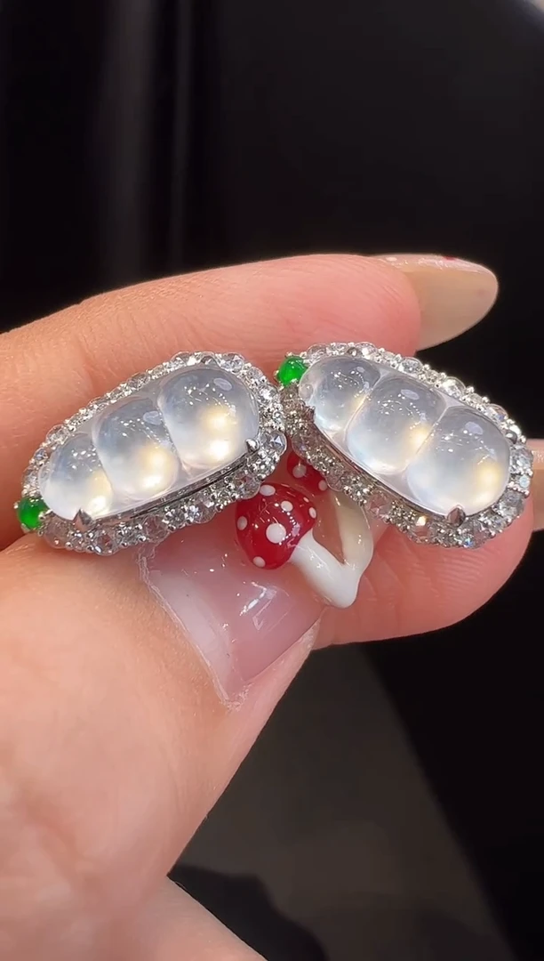 18K金镶嵌翡翠耳饰耳饰