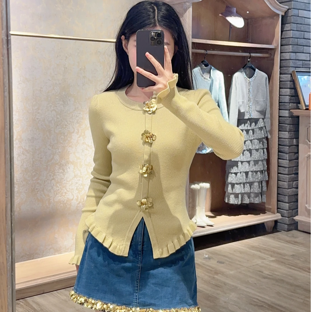 商场同款重工钉珠圆领毛衣女秋冬时尚百搭显瘦短款上衣
