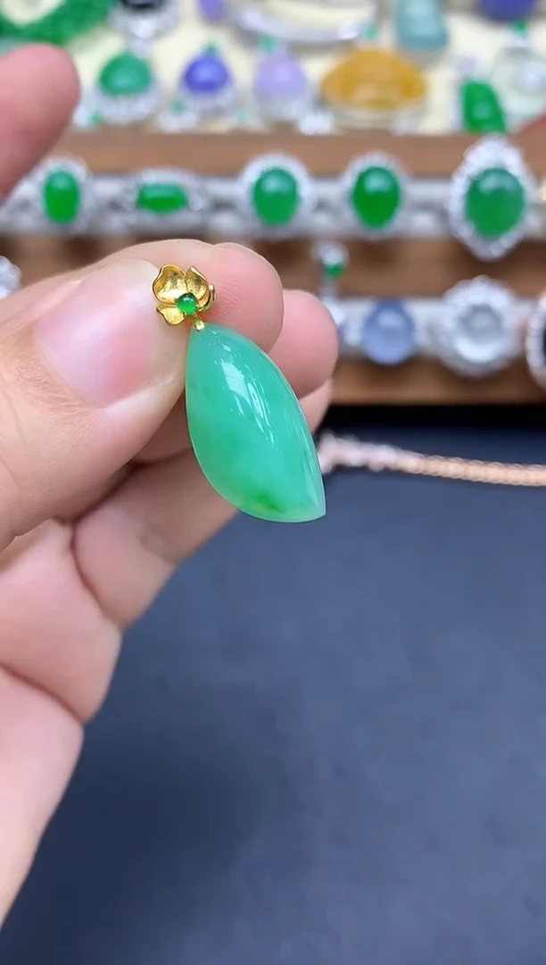 颈饰18K金镶嵌翡翠381-中国好珍宝