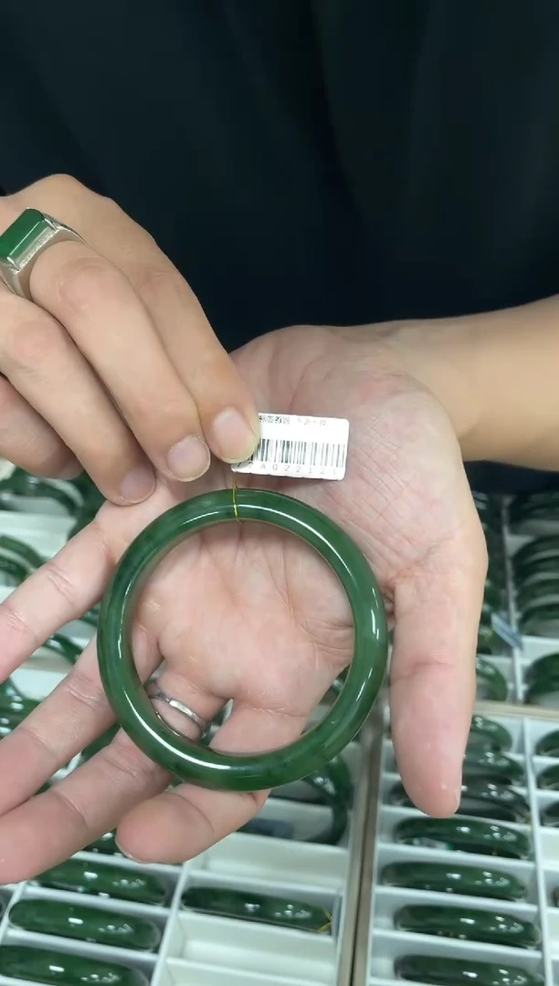 未镶嵌手镯和田玉【毅哥专享福利】58圈，2121