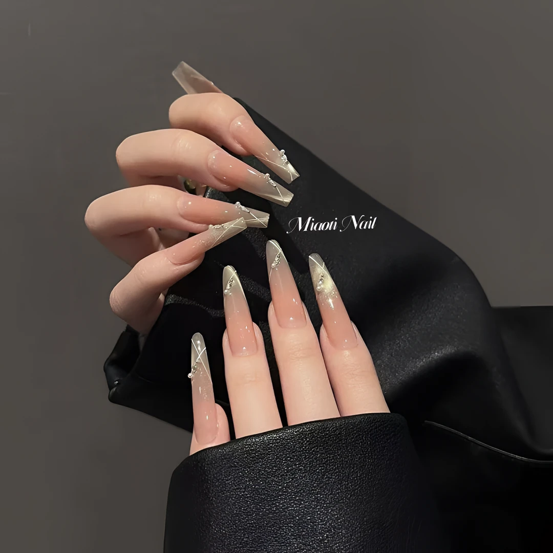 【心玥】【9个甲型定制】猫哥 指尖渐变猫眼拉丝胶纯手工穿戴甲