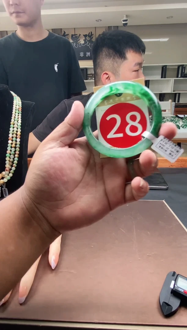 未镶嵌手镯石英质玉62+28