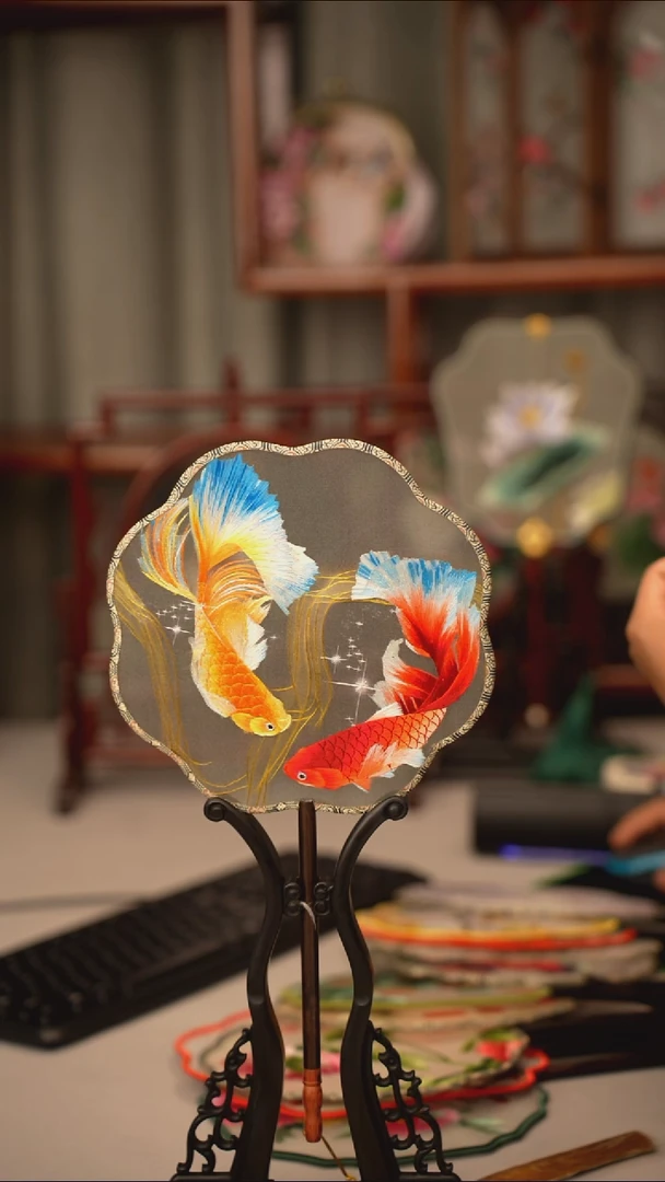 扇子苏绣作品手工团扇