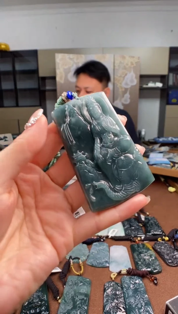 颈饰未镶嵌翡翠多样性发其一