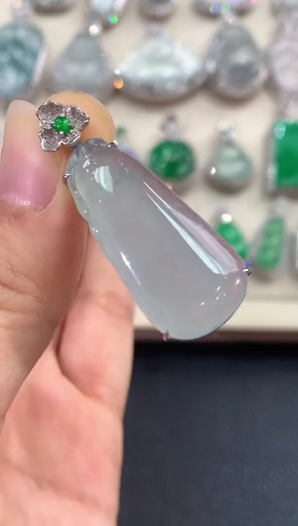 【闪购商品】翡翠吊坠(不含链)18K金镶嵌 B65