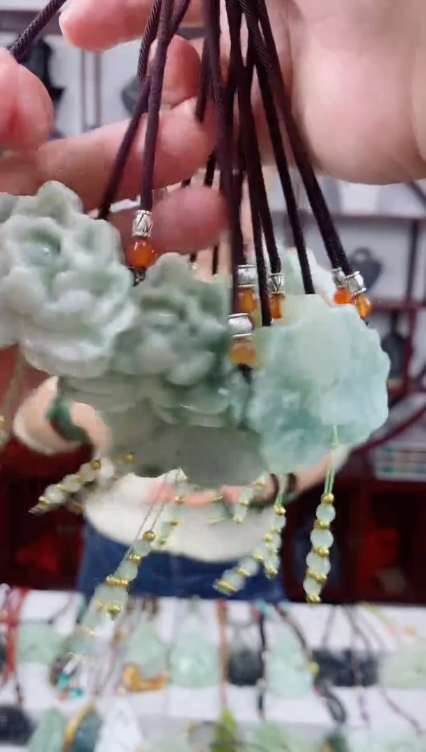 未镶嵌岫玉颈饰多样化随机发