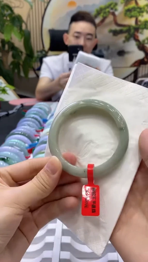 翡翠手镯未镶嵌1081