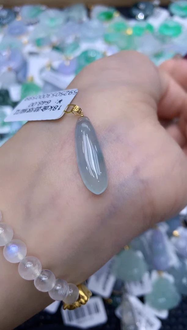 翡翠18K金镶嵌颈饰111111111111