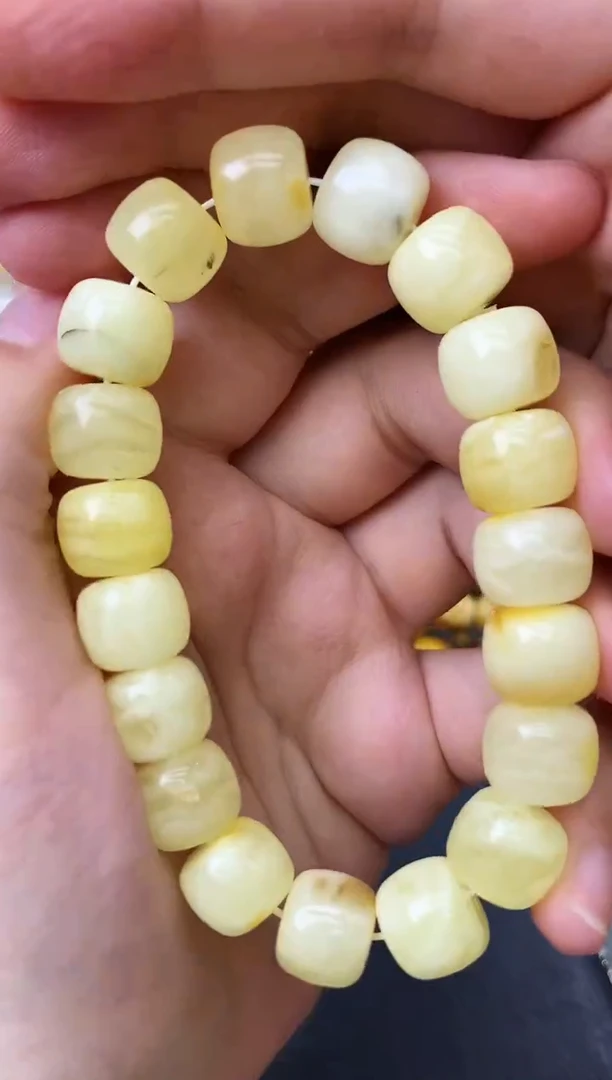 未镶嵌琥珀珠宝奇石102