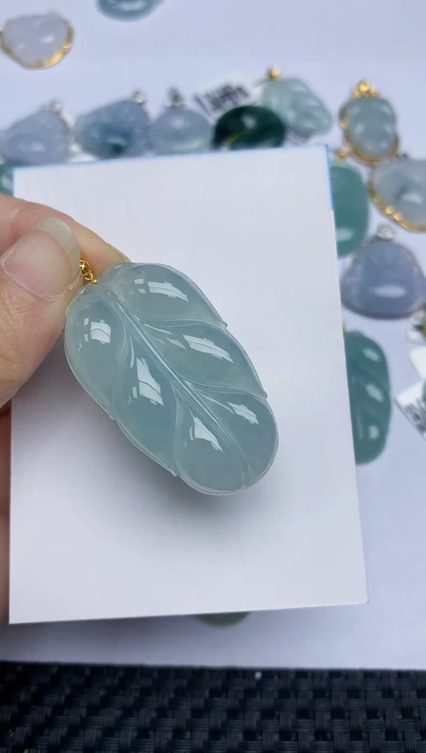 翡翠18K金镶嵌颈饰天然翡翠A货