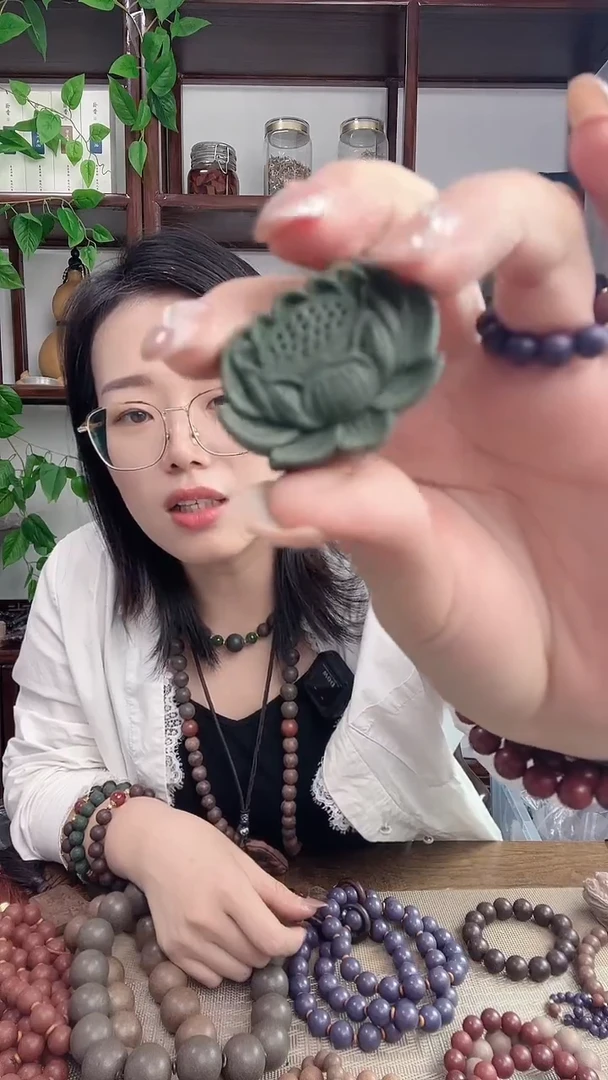 泥塑青龙醒心的莲花牌牌