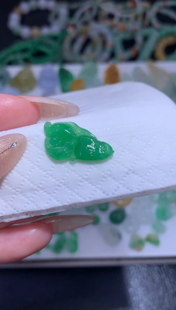 未镶嵌定制翡翠金鱼