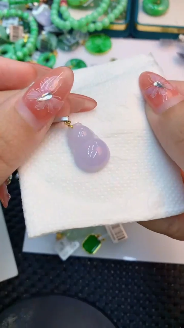 颈饰未镶嵌翡翠1