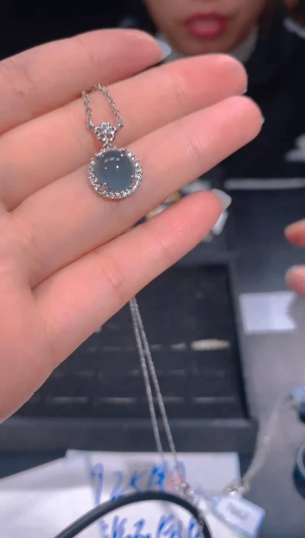 【闪购商品】定制翡翠未镶嵌86定制翡翠，多样性发货（发其一）